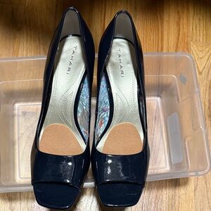 Tahari Women's Glossy Blue/Black Peep Toe Heels
